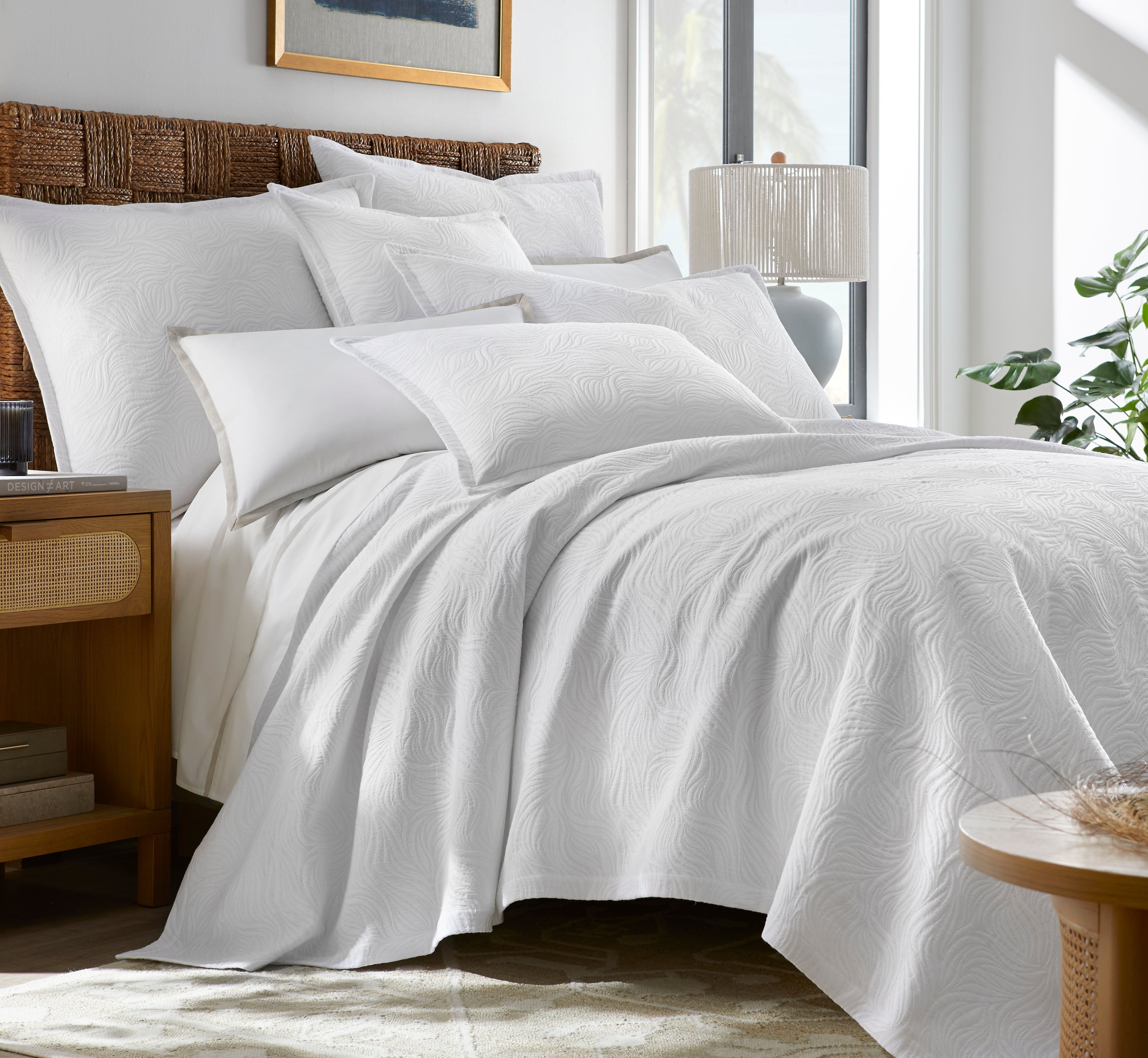 Caribbean Matelassé Coverlet White – Lili Alessandra