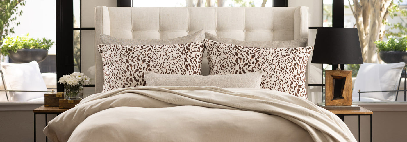 Lili Alessandra Peru Ivy Tiger White w/ Black Bedding & Decorative Pillows