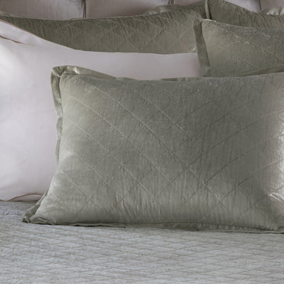 Chloe Standard Pillow Ice Silver Velvet 20X26