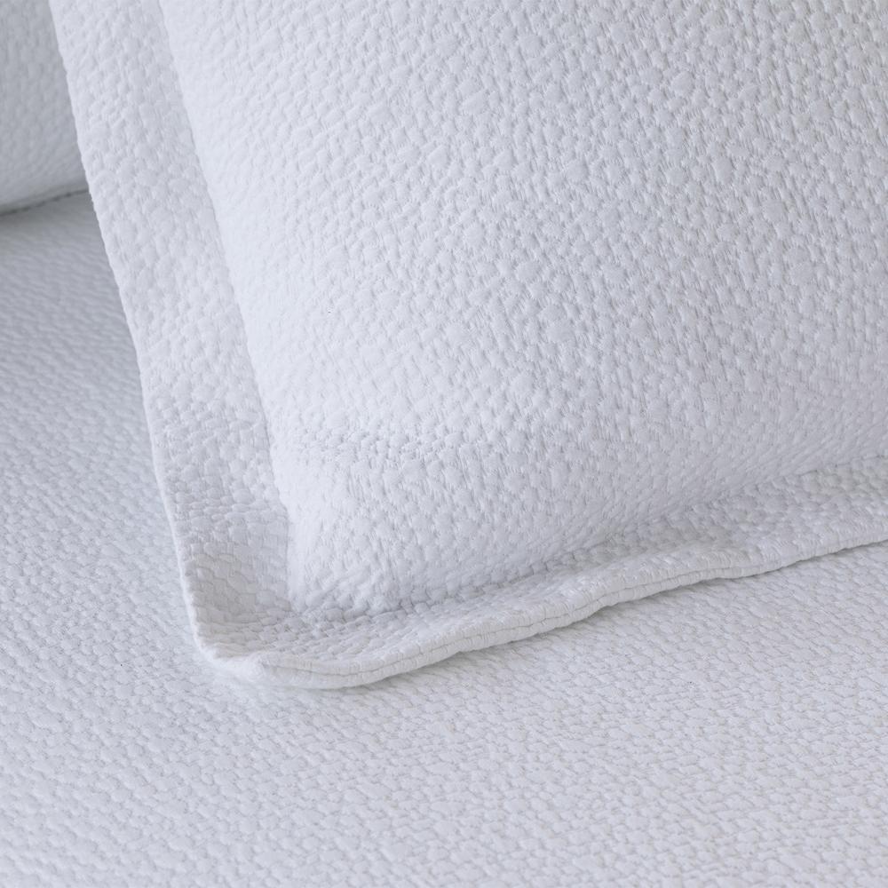 Gigi Standard Matelassé Pillow White Cotton 20X26