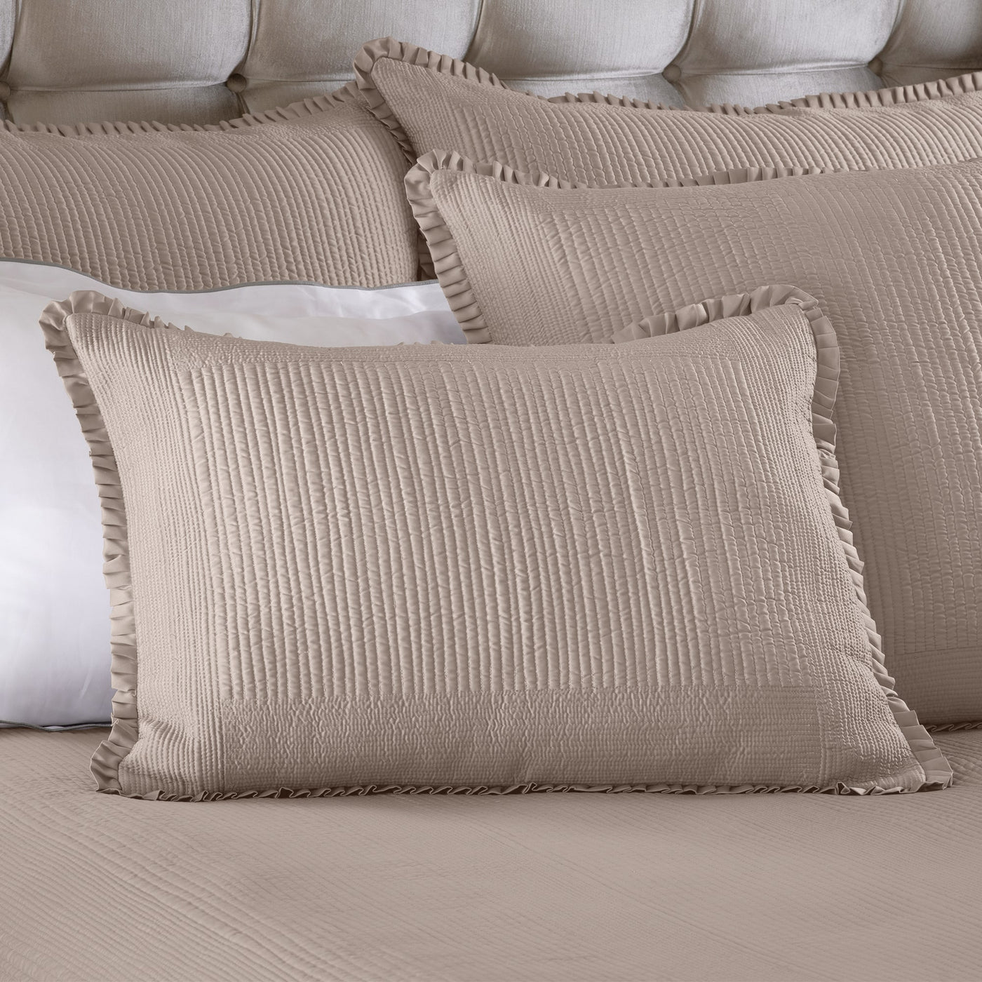 Battersea Standard Pillow Taupe S&S 20X26