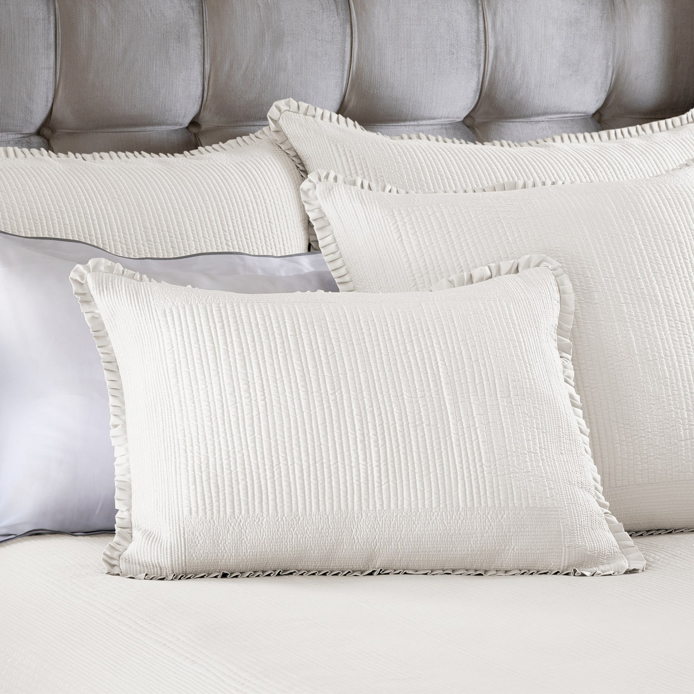 Battersea Standard Pillow Ivory S&S 20X26